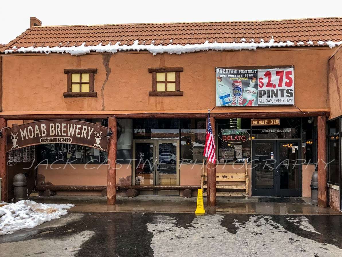  2019 02 22 - $2.75 Pints ... Who Can Go Wrong ?!?!? - Moab Brewery - Moab, UT (Credit: Tim Hannifin) 