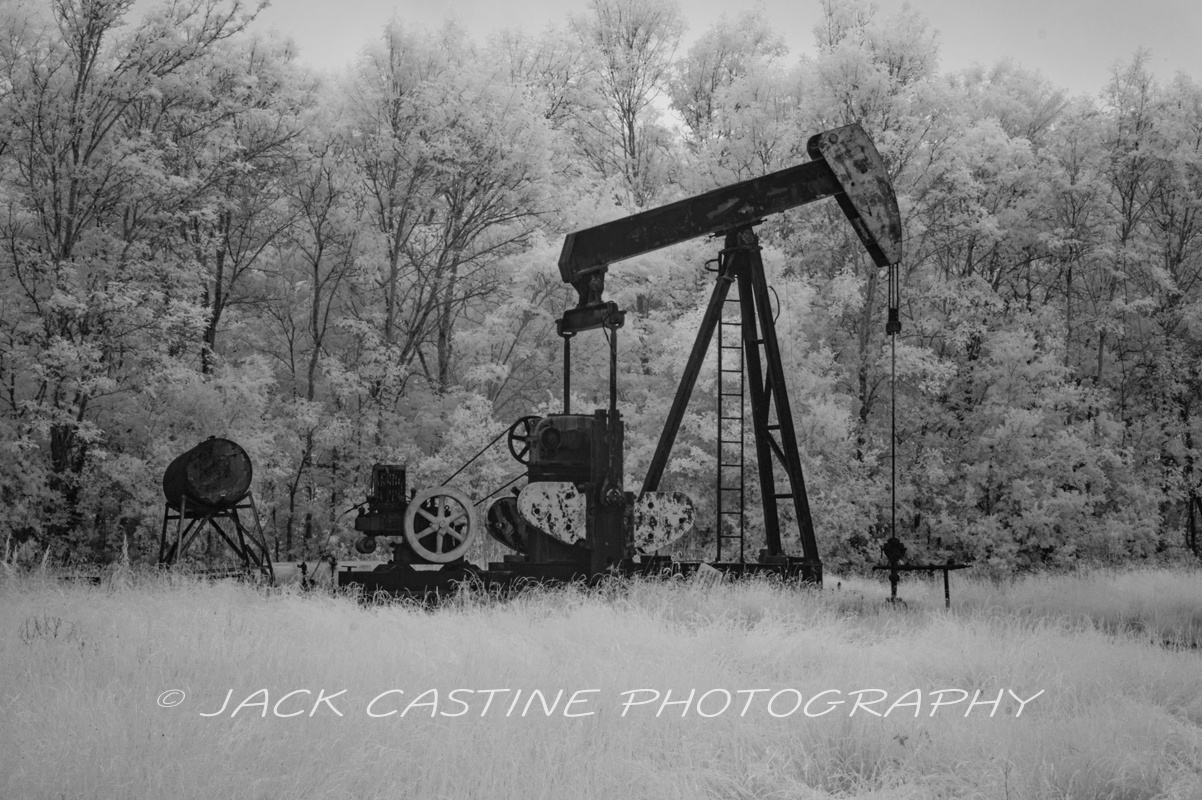  2020 04 19 - Oil Well - US 287 at the Trinity River - Freestone County, TX 